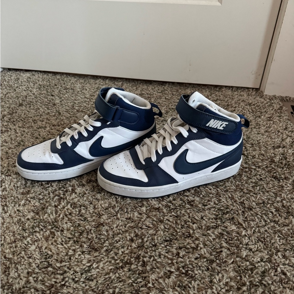 Nike Men's Navy and White Sneakers